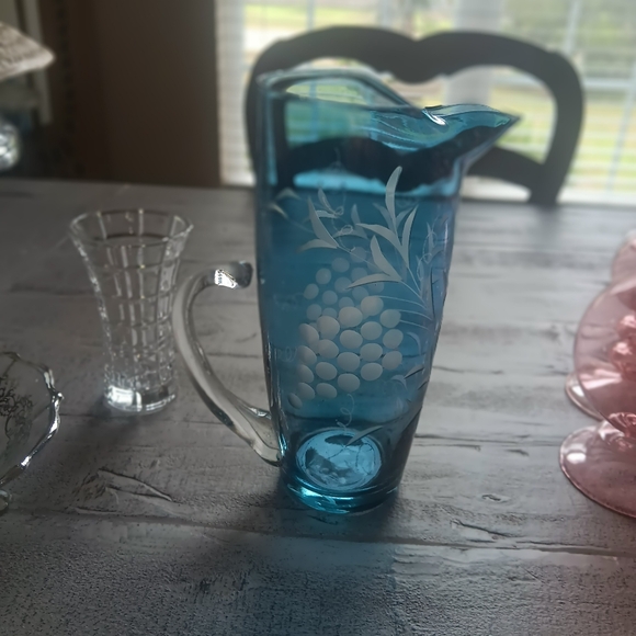 Sickles OH Signed Etched Grape Cluster & Leaf Motif w Semi Attached Clear Handle - Picture 2 of 8